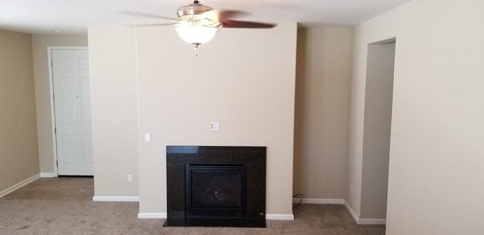 2160 Overland Park Dr - Photo 2 of 22