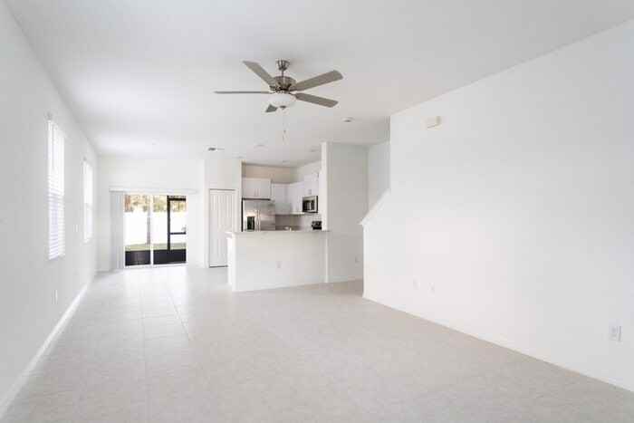 37711 Leafside Ln - Photo 5 of 50