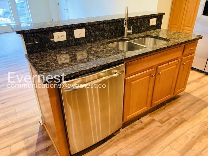 2336 Brookmoor Ln #377A - Photo 4 of 23