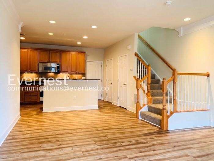 2336 Brookmoor Ln #377A - Photo 5 of 23