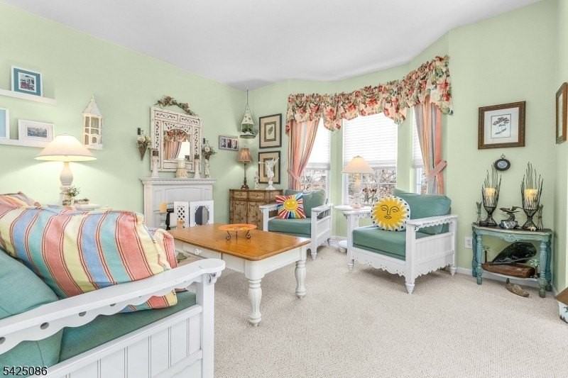 20 Chesterfield Ct - Photo 6 of 32