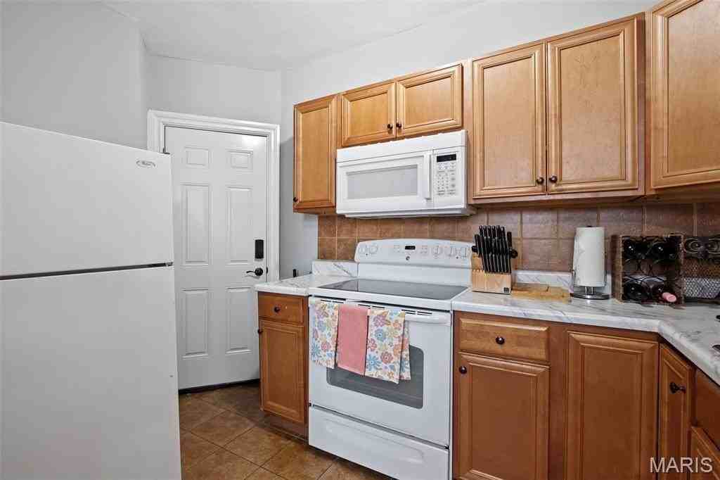 3716 S Compton Ave - Photo 3 of 20