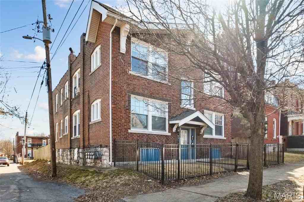 3716 S Compton Ave - Photo 7 of 20