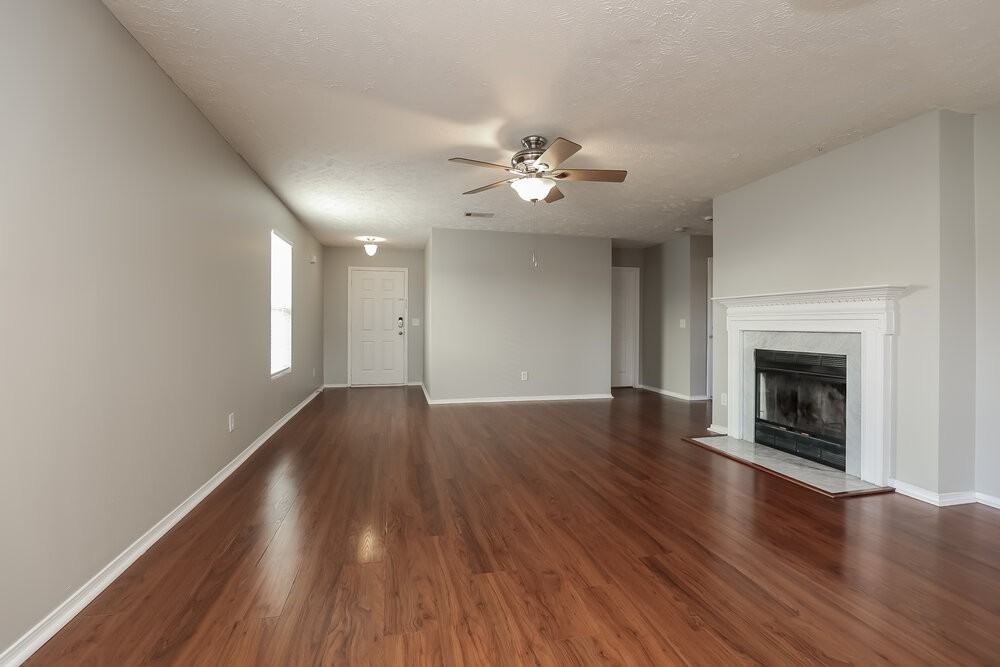 5064 Smith Springs Pkwy - Photo 3 of 16