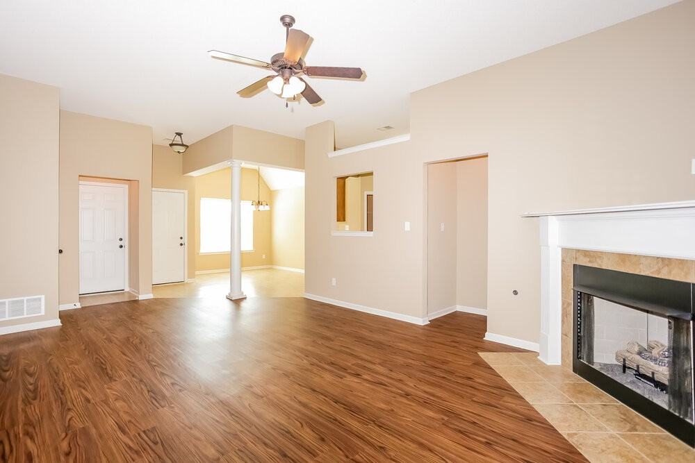 7916 Ridgedale Dr - Photo 2 of 16