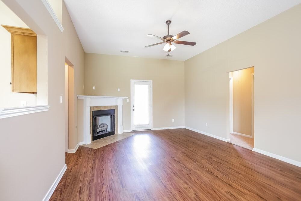 7916 Ridgedale Dr - Photo 3 of 16
