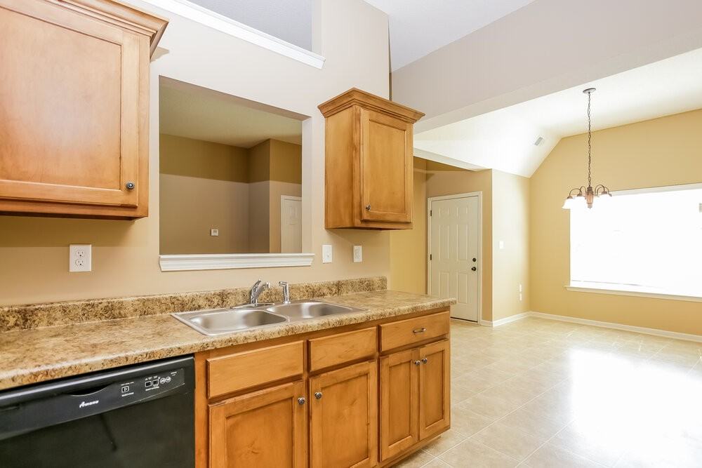 7916 Ridgedale Dr - Photo 6 of 16