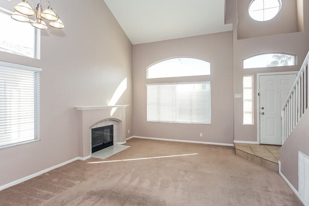 271 Bluefield Ln - Photo 5 of 17
