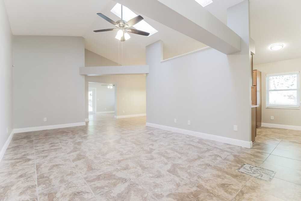1001 Manigan Ave - Photo 3 of 16