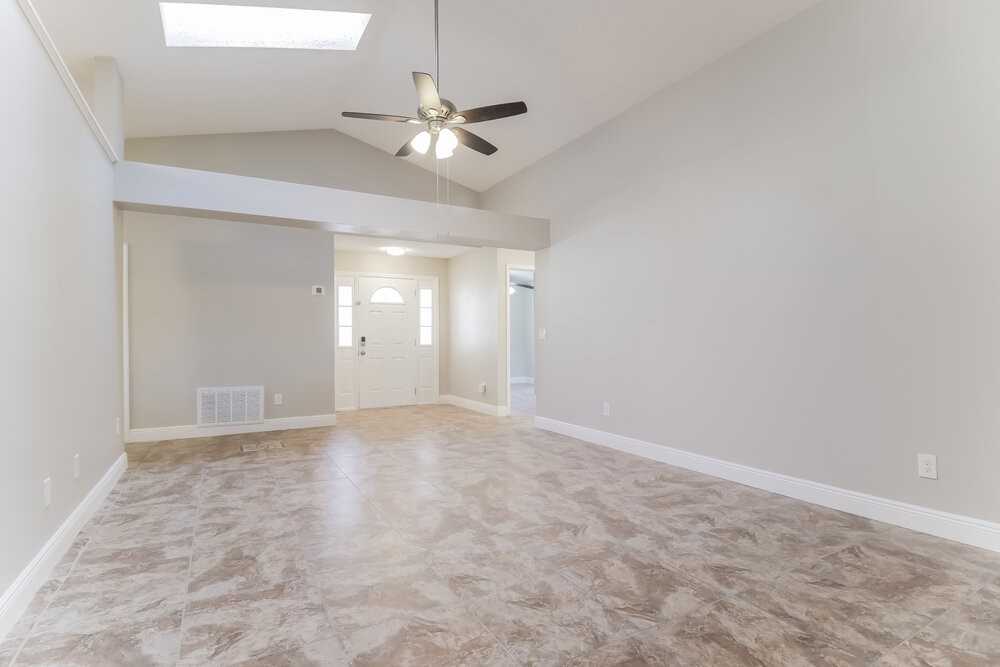 1001 Manigan Ave - Photo 4 of 16