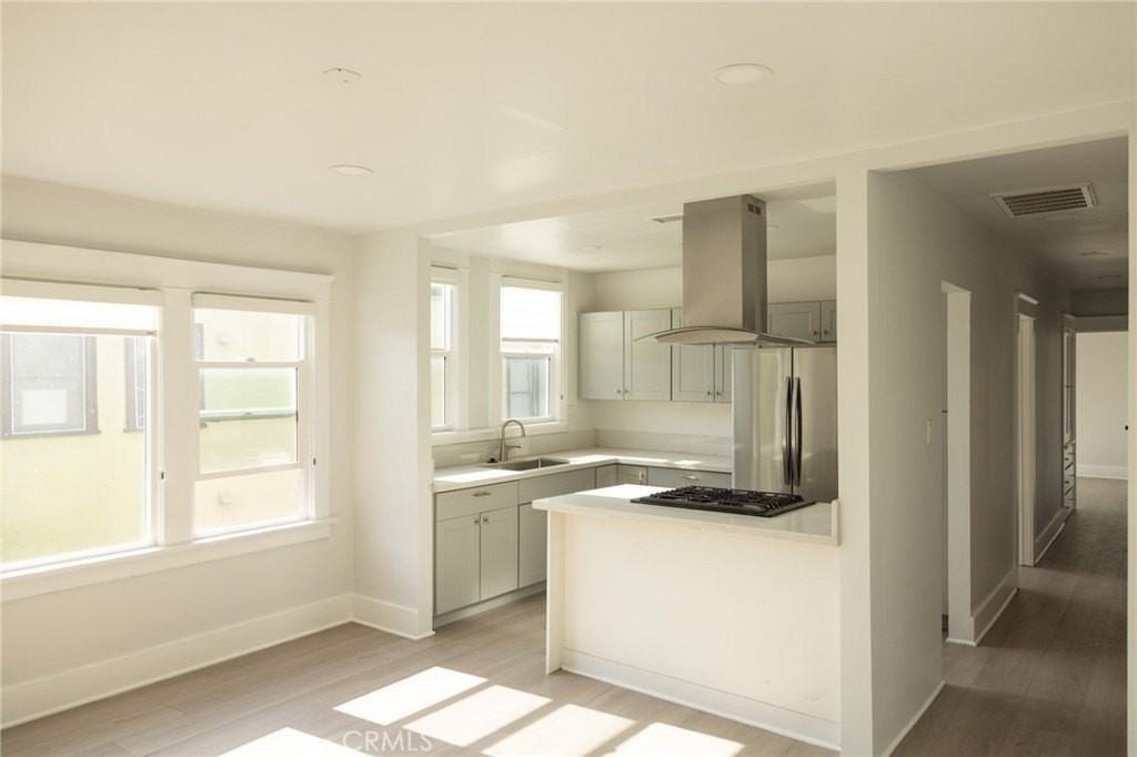4345 Burns Ave - Photo 4 of 27