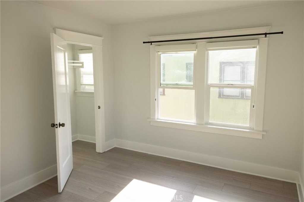4345 Burns Ave - Photo 5 of 27