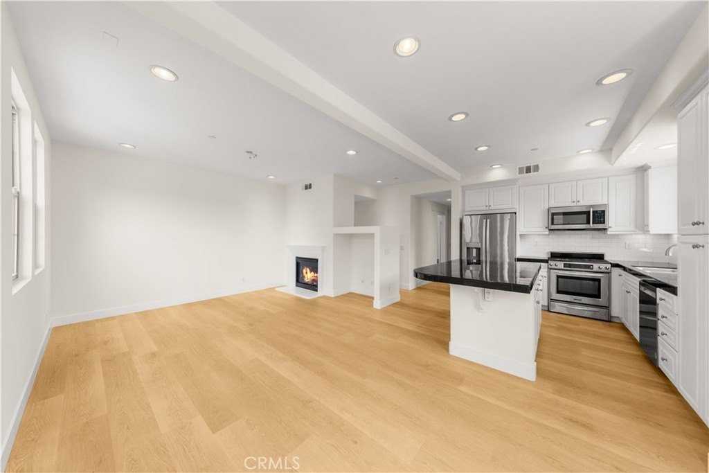 50 Cienega - Photo 2 of 20