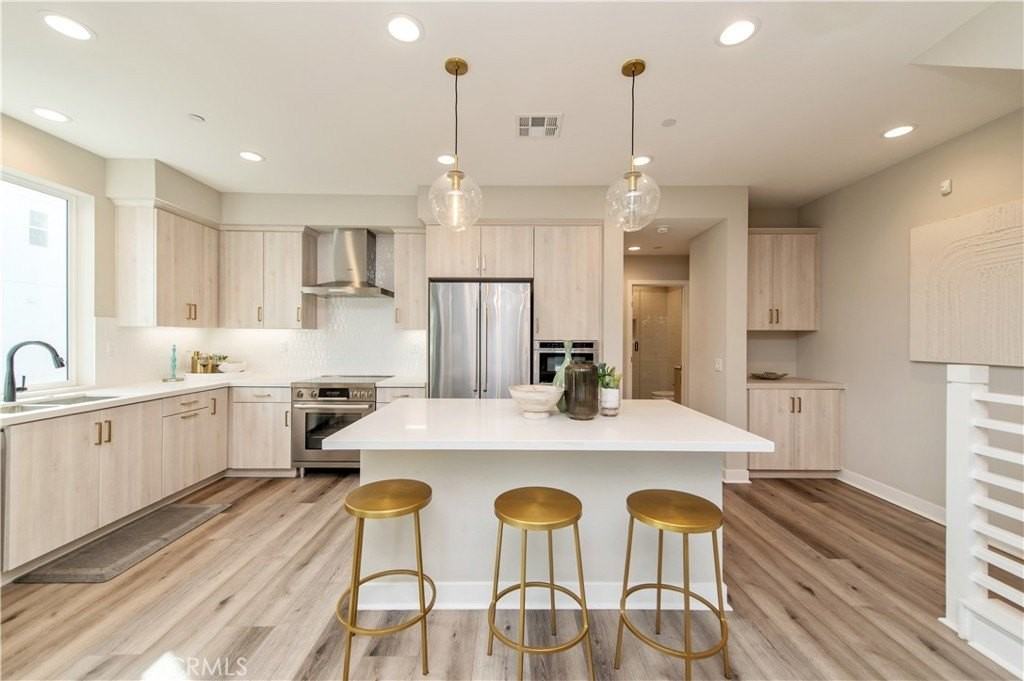 824 S Harbor Blvd - Photo 7 of 24