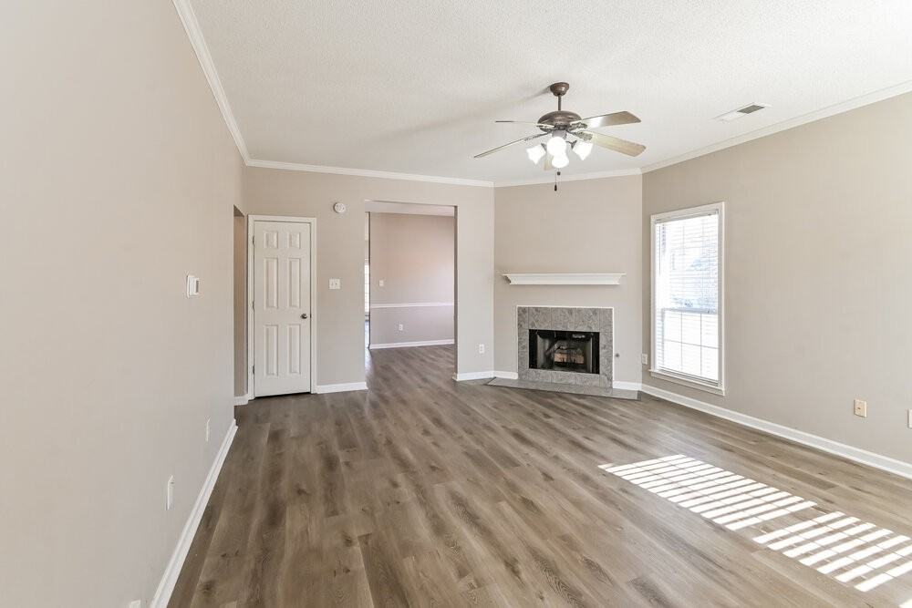 8730 Eagle View Dr - Photo 4 of 17