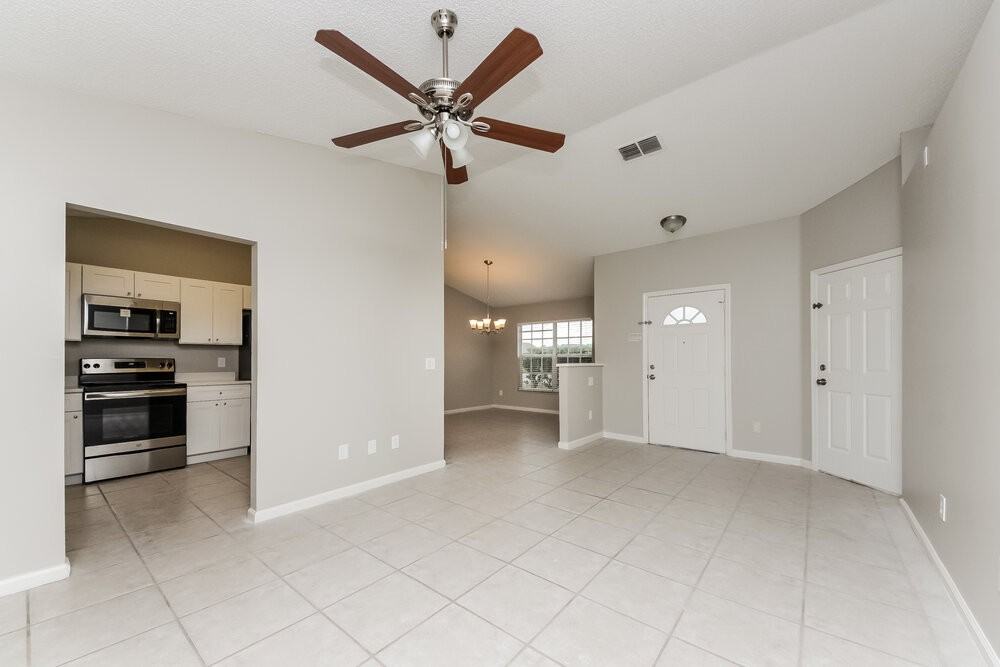 2 Coventry Ct - Photo 3 of 15