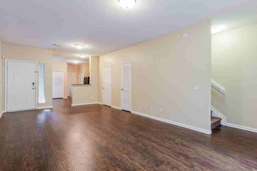 7911 Melvin Rd - Photo 6 of 17