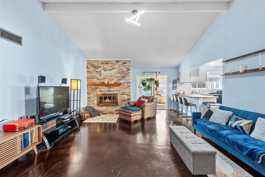 7329 Southridge Trl - Photo 2 of 17