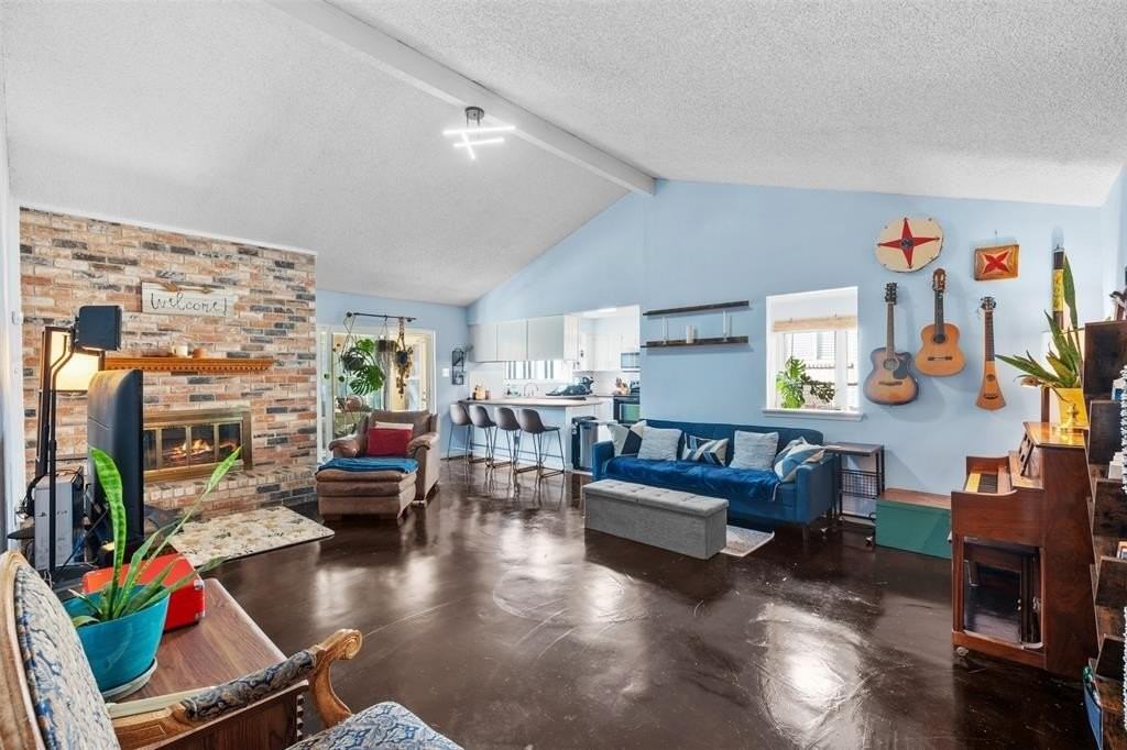 7329 Southridge Trl - Photo 4 of 17