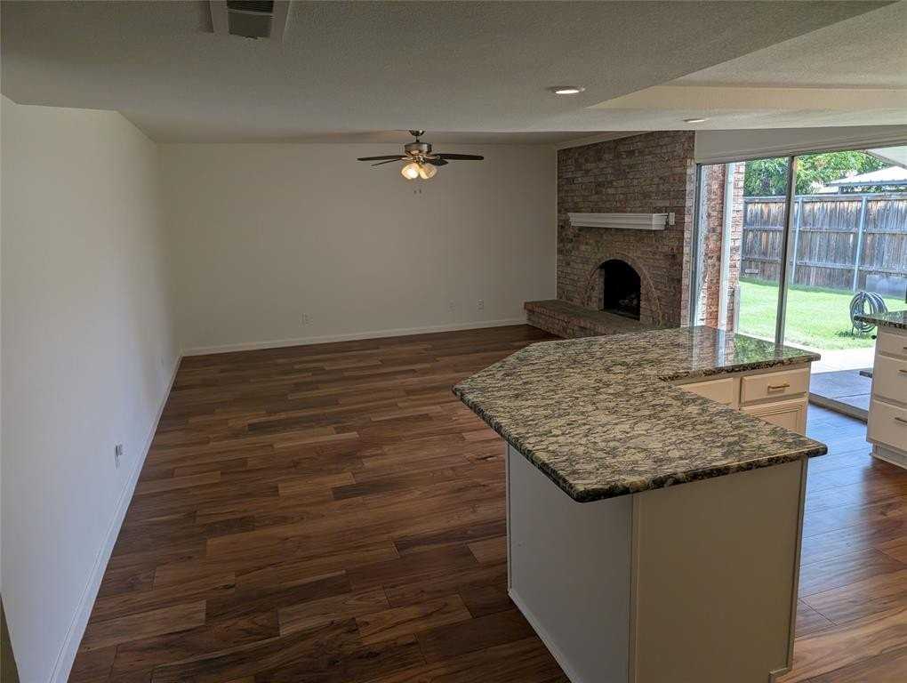 1901 Paxton Dr - Photo 6 of 24