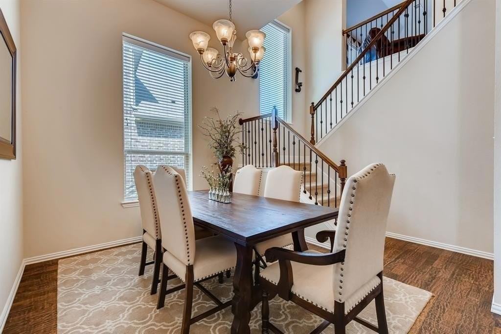 2642 Calmwood Dr - Photo 4 of 21