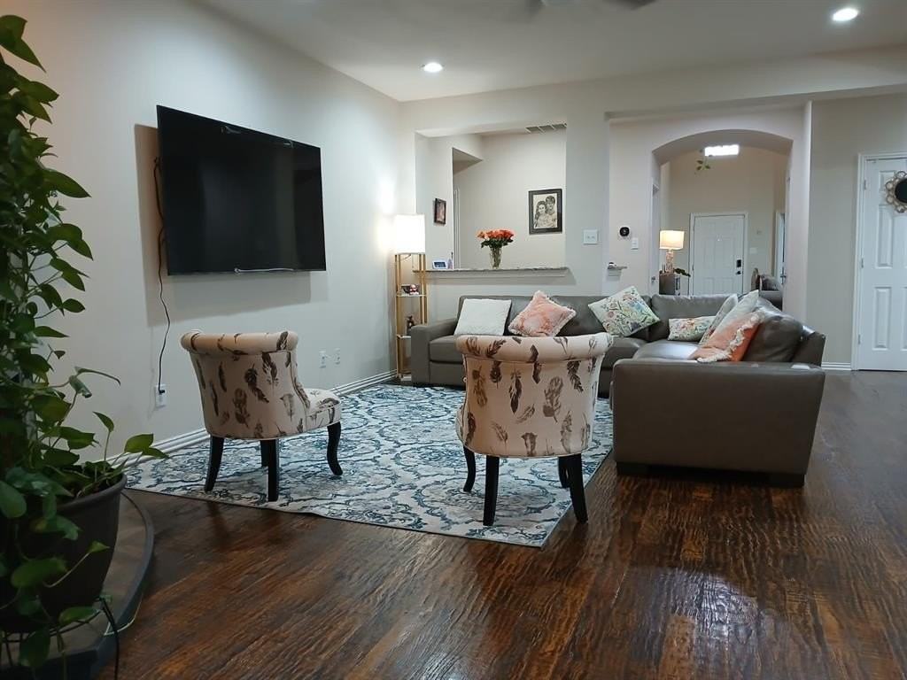 2642 Calmwood Dr - Photo 5 of 21