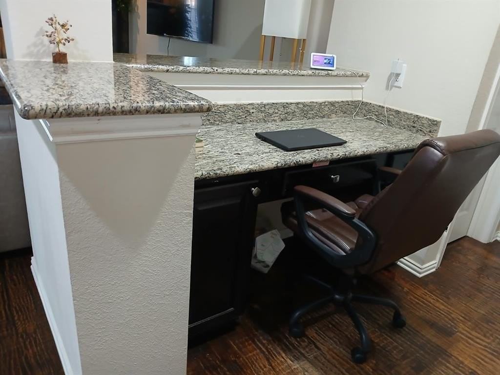 2642 Calmwood Dr - Photo 7 of 21