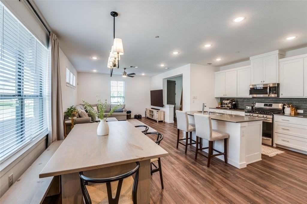 680 Claire Ln - Photo 4 of 13