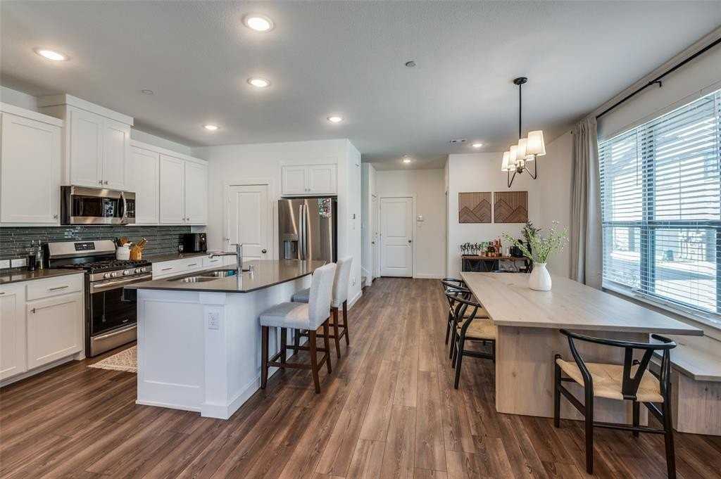 680 Claire Ln - Photo 5 of 13