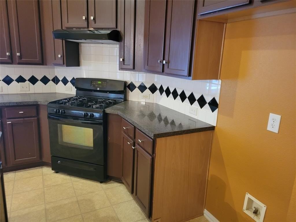 7913 Salzburg Dr - Photo 3 of 14