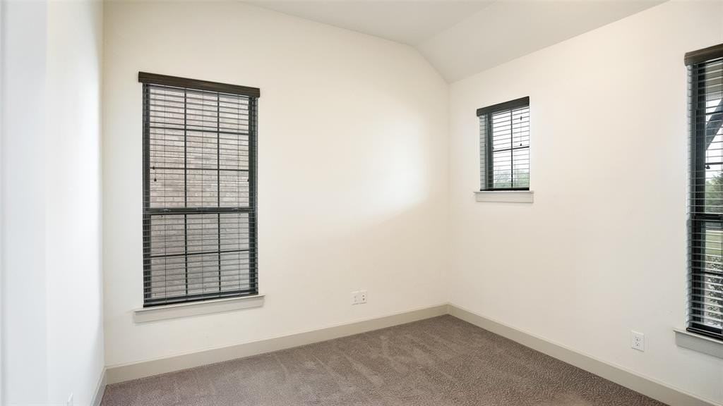 12893 Yale Ct - Photo 5 of 27