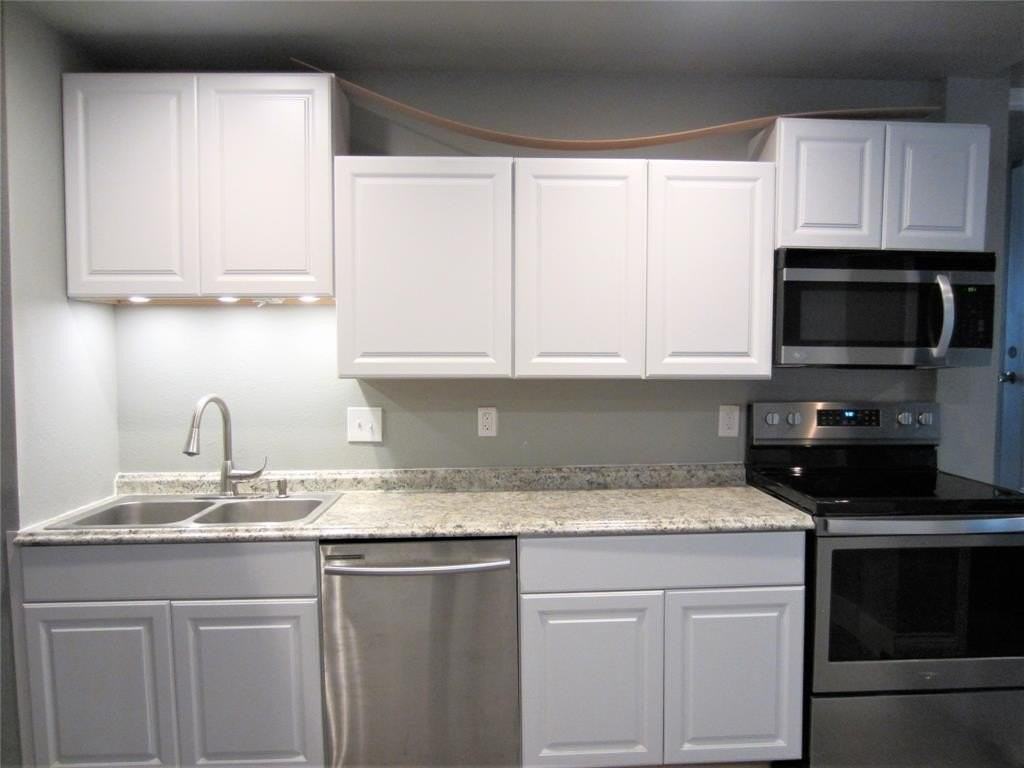 1420 Knight St #100 - Photo 4 of 19