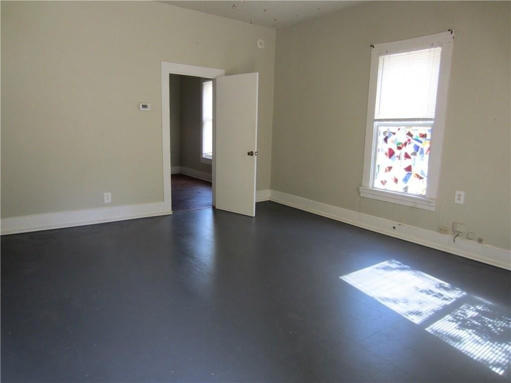 1102 Peak St - Photo 2 of 11