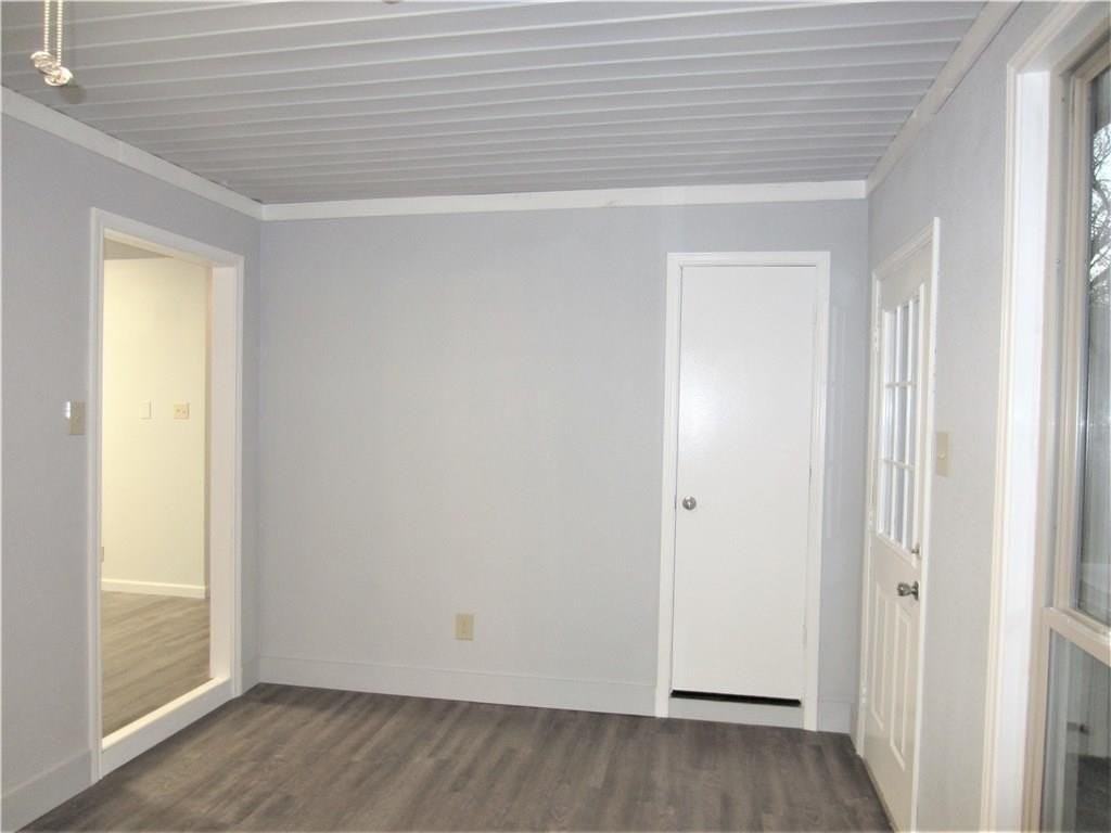 501 Mounts Ave - Photo 4 of 15