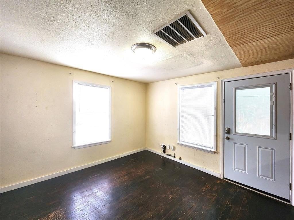 620 Uland St - Photo 6 of 24