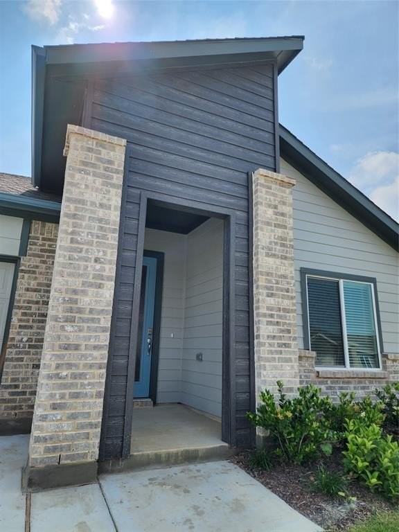 2309 Ruff Rd - Photo 2 of 32