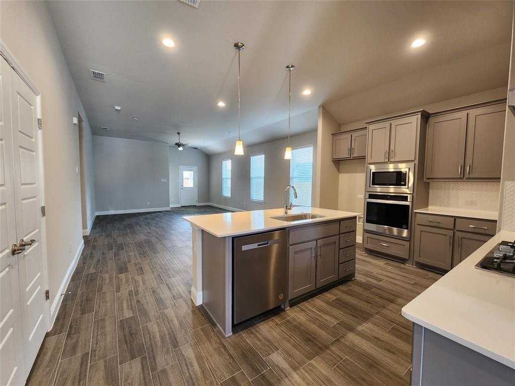 2309 Ruff Rd - Photo 5 of 32