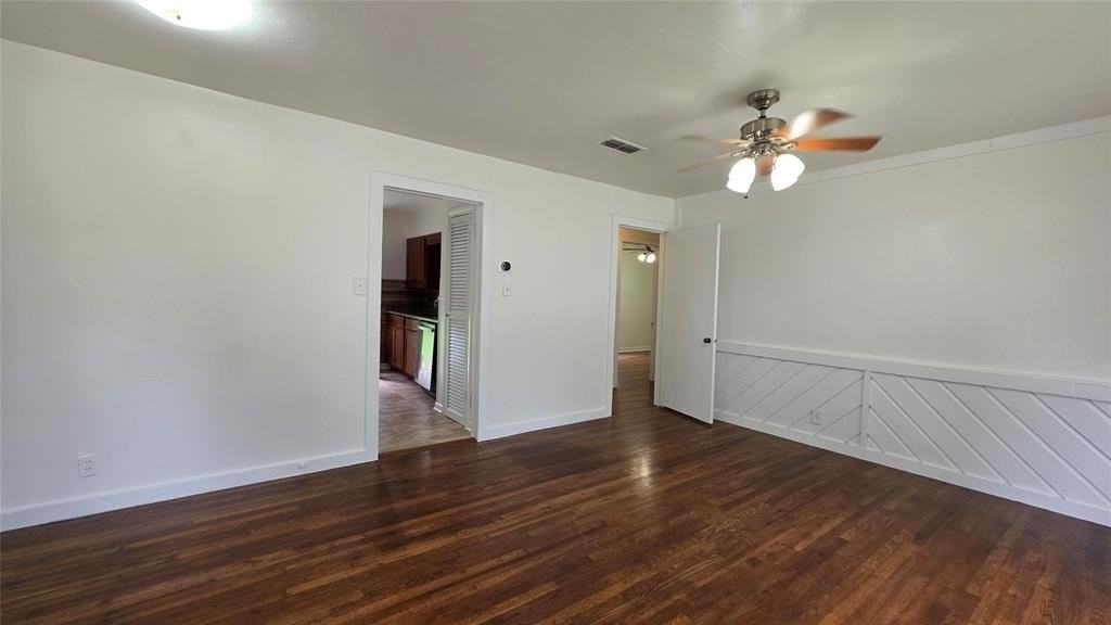 1111 Avenue A - Photo 7 of 32