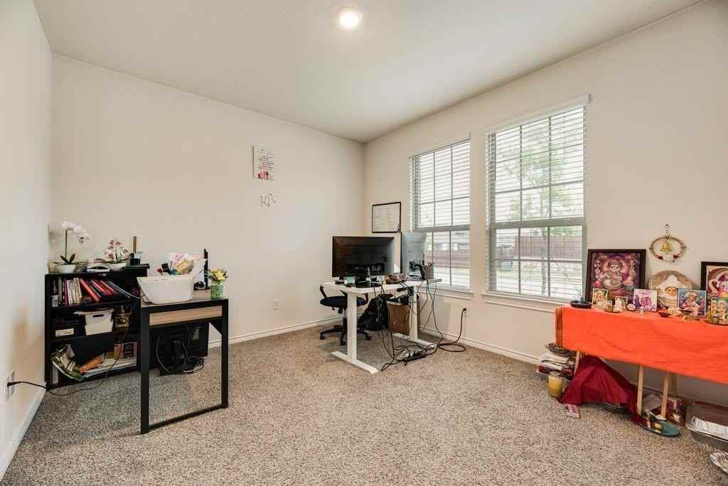 7205 Bledington Ln - Photo 5 of 30