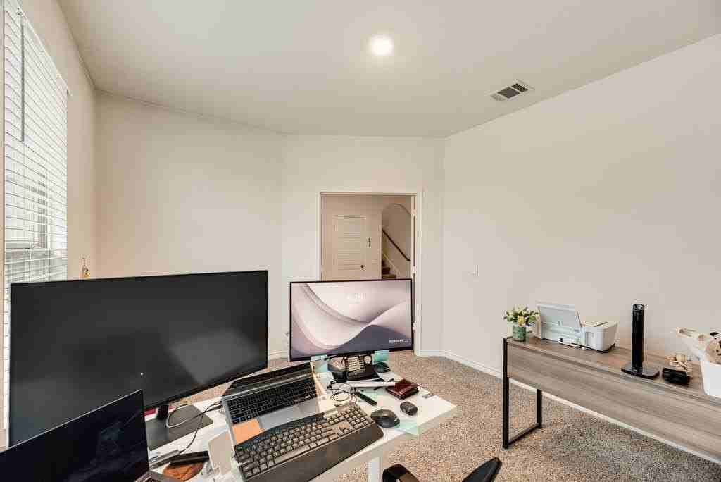 7205 Bledington Ln - Photo 6 of 30