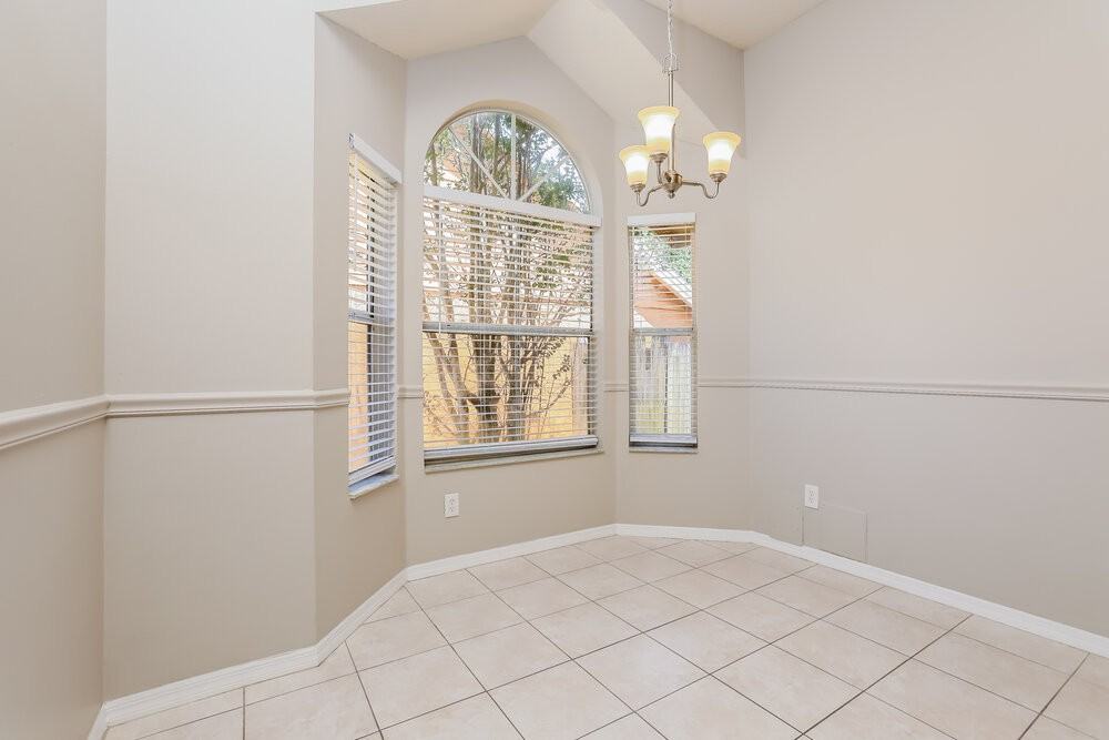 2523 Dovetail Dr - Photo 5 of 16