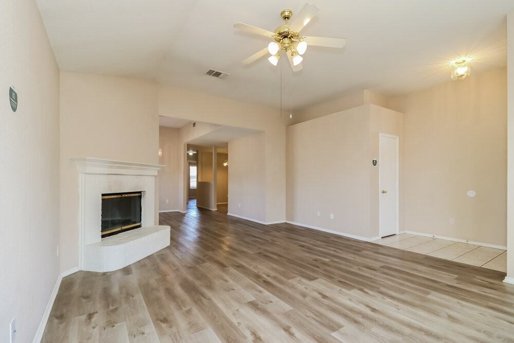 6101 Summerfield Dr - Photo 4 of 16