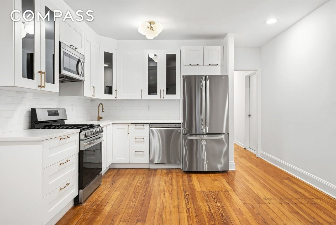 523 3rd St - Photo 4 of 11