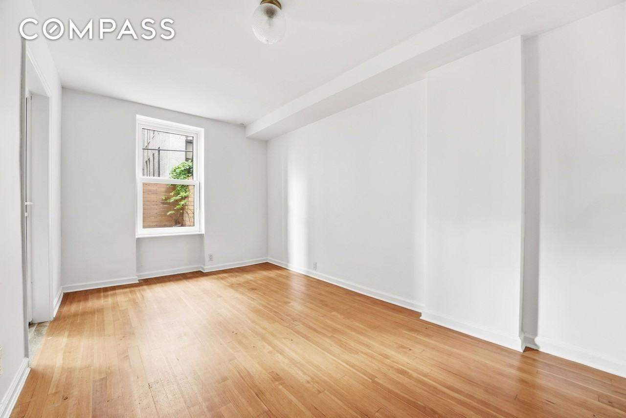 523 3rd St - Photo 6 of 11