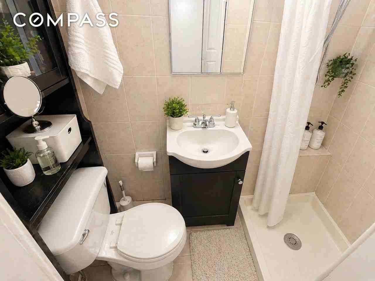 1462 1st Ave #3W - Photo 5 of 5