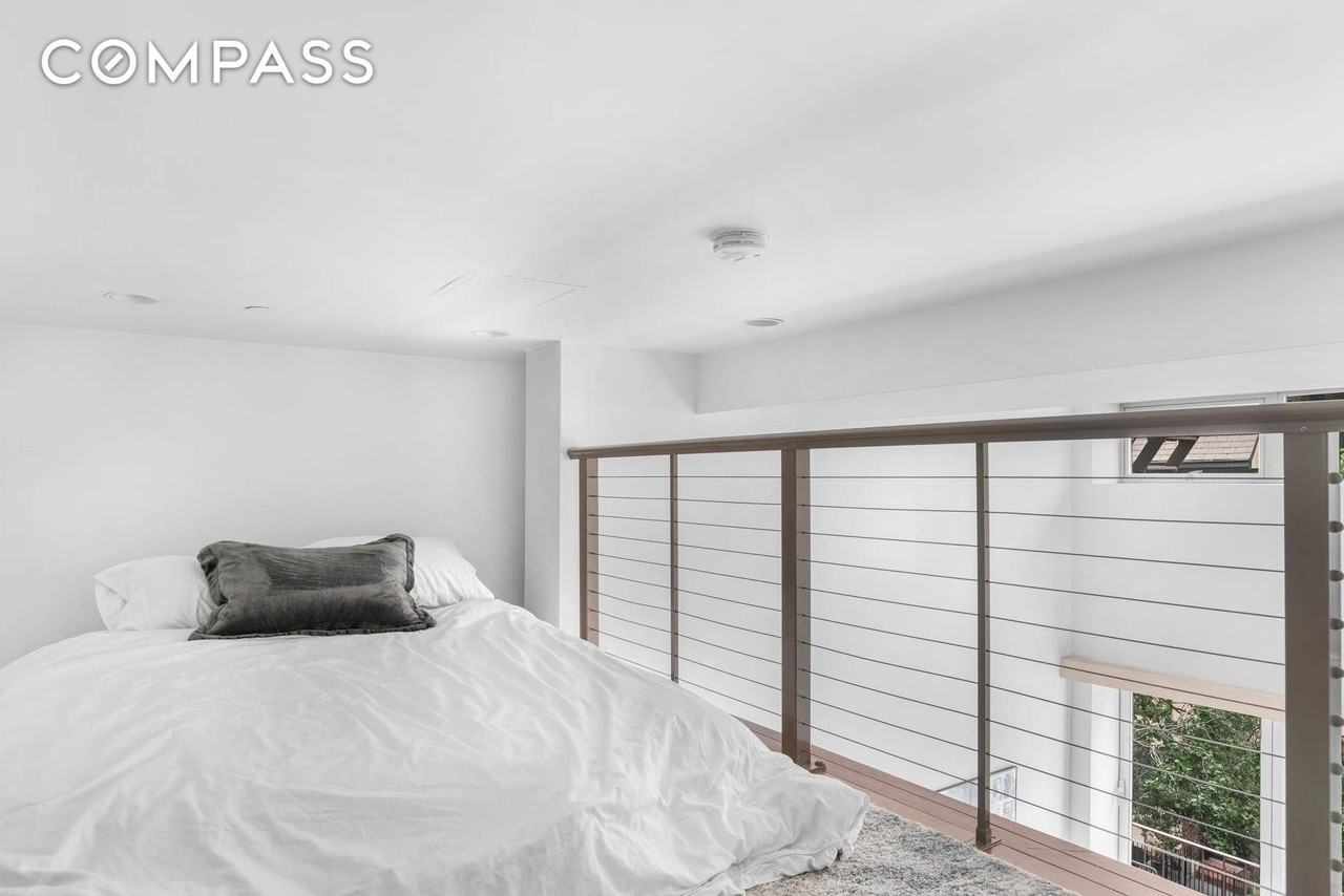 148 E 19th St #3B - Photo 4 of 6