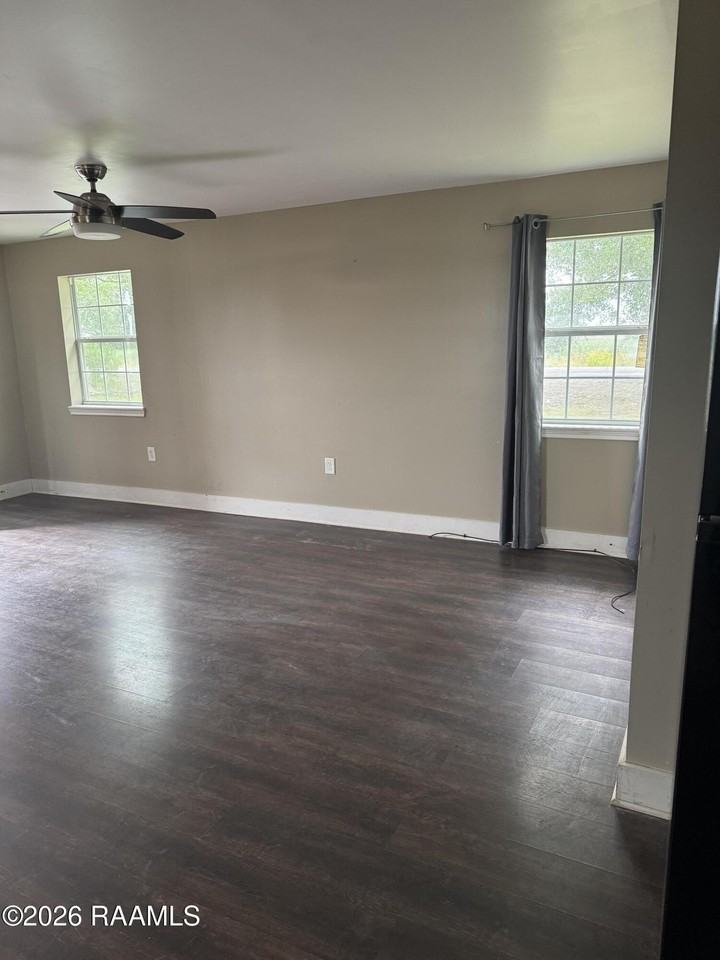 5207 Jefferson Island Rd - Photo 6 of 16