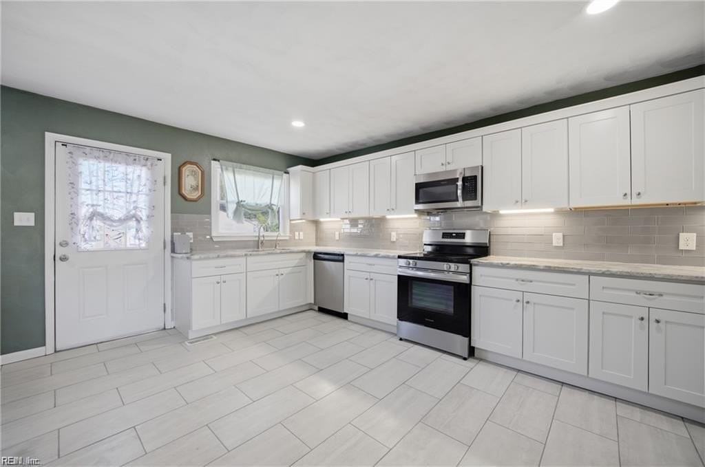 108 Marcy St - Photo 3 of 29
