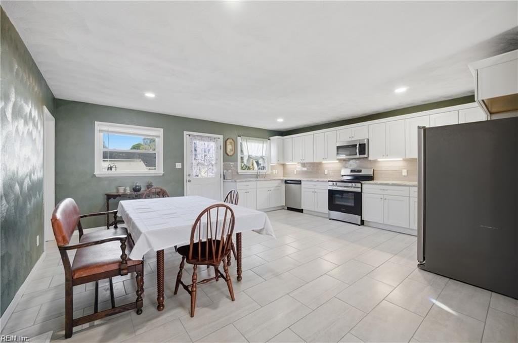 108 Marcy St - Photo 4 of 29