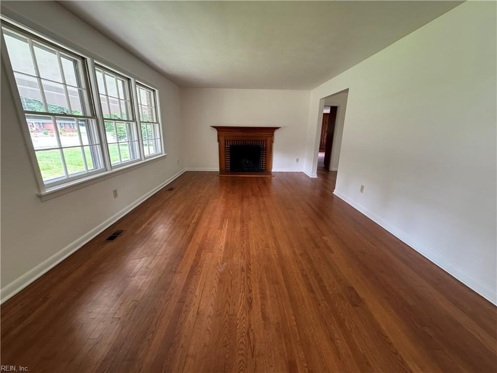 390 Hiden Blvd - Photo 4 of 12